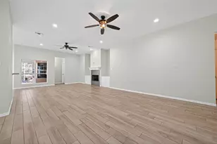 10542 Parkside Dr, Willis, TX 77318 - Photo 8