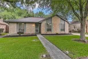 13727 Overbrook Ln, Houston, TX 77077 - Photo 2