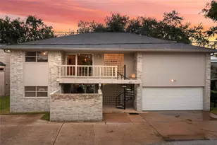 67 Harbor Ln, Kemah, TX 77565 - Photo 2