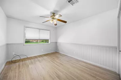 16202 Mill Point Drive, Houston, TX 77059 - Photo 18