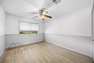 16202 Mill Point Dr, Houston, TX 77059 - Photo 18