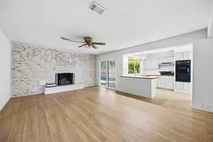 16202 Mill Point Dr, Houston, TX 77059 - Photo 8