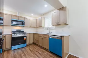 5614 Briarwood Forest Dr, Houston, TX 77088 - Photo 18