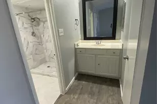 2110 Wilcrest Dr, Houston, TX 77042 - Photo 8