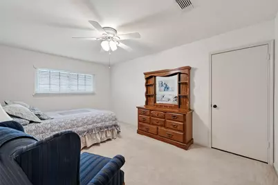 14690 Perthshire Road #C, Houston, TX 77079 - Photo 34