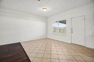 9116 Dolphin Cir, Texas City, TX 77591 - Photo 4