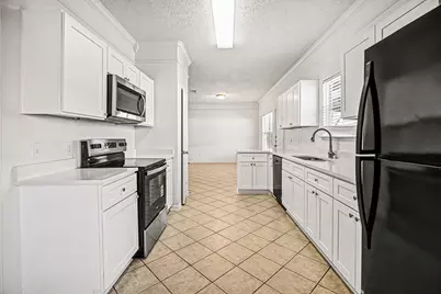 9116 Dolphin Circle, Texas City, TX 77591 - Photo 10