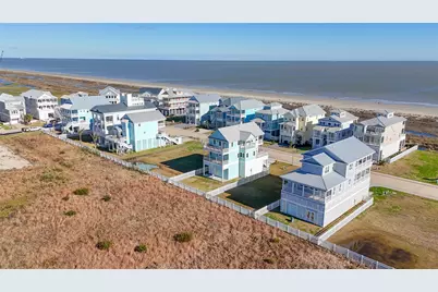 16 Grand Beach Boulevard, Galveston, TX 77550 - Photo 4