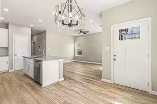 4645 Larkspur St, Houston, TX 77051 - Photo 2