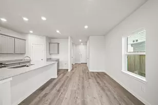 314 Bennett St, Angleton, TX 77515 - Photo 6