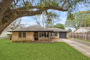 510 S Belknap St, Sugar Land, TX 77478 - Photo 1