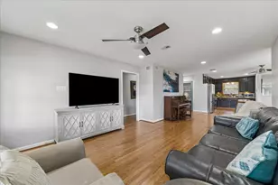 510 S Belknap St, Sugar Land, TX 77478 - Photo 6