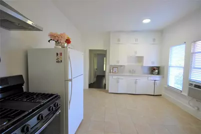 1517 Bonnie Brae Street #4, Houston, TX 77006 - Photo 12