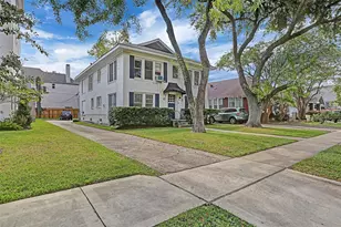 1517 Bonnie Brae St, Houston, TX 77006 - Photo 2