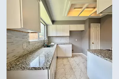 8715 Belle Glen Drive, Houston, TX 77099 - Photo 2