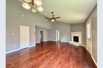 8715 Belle Glen Drive, Houston, TX 77099 - Photo 4