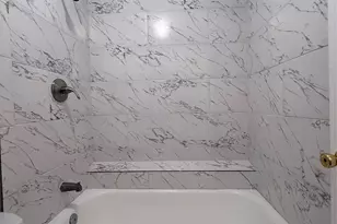 8715 Belle Glen Dr, Houston, TX 77099 - Photo 10