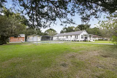 701 Lee Avenue, Anahuac, TX 77514 - Photo 12