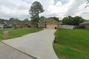 13022 Lazy Ln, Willis, TX 77318 - Photo 2