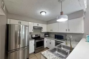 6312 Peacock Hills Dr, Houston, TX 77035 - Photo 4