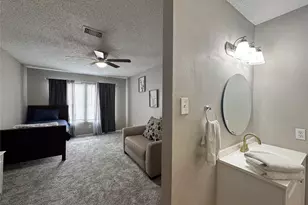 6312 Peacock Hills Dr, Houston, TX 77035 - Photo 2