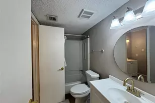 6312 Peacock Hills Dr, Houston, TX 77035 - Photo 6