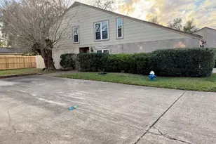 14203 Briarsage Ct, Houston, TX 77077 - Photo 4