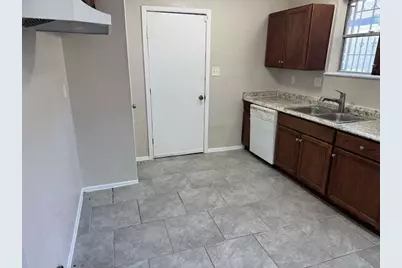 4931 E Ridge Creek Drive, Houston, TX 77053 - Photo 4