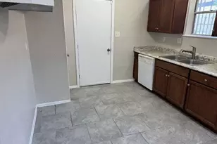 4931 E Ridge Creek Dr, Houston, TX 77053 - Photo 4