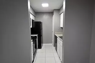 12500 Sandpiper Dr, Houston, TX 77035 - Photo 10