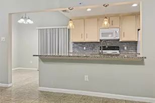13768 Hollowgreen Dr, Houston, TX 77082 - Photo 18