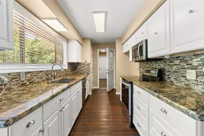 31 Creek Point, Huntsville, TX 77320 - Photo 8