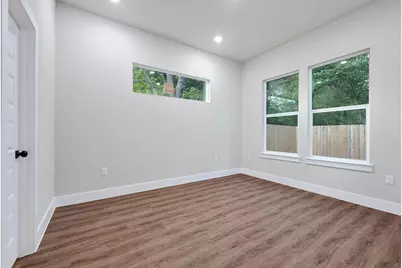 112 S San Jacinto Street #A, Conroe, TX 77301 - Photo 10