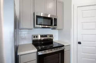 2007 Longmire Villas Ct, Conroe, TX 77304 - Photo 14