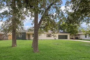 3709 Brookwoods Dr, Houston, TX 77092 - Photo 2