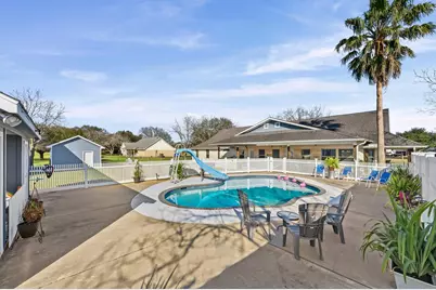 1840 Caroline Street, Dickinson, TX 77539 - Photo 34