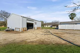 1840 Caroline St, Dickinson, TX 77539 - Photo 36