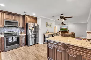2601 Rose Ave, Groves, TX 77619 - Photo 14