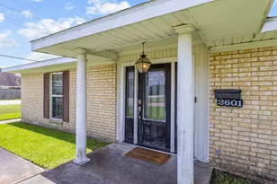 2601 Rose Ave, Groves, TX 77619 - Photo 2