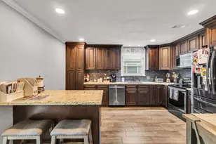 2601 Rose Ave, Groves, TX 77619 - Photo 10