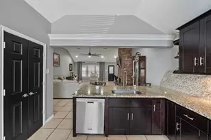 1809 Oak Gate Cir, Pearland, TX 77581 - Photo 10