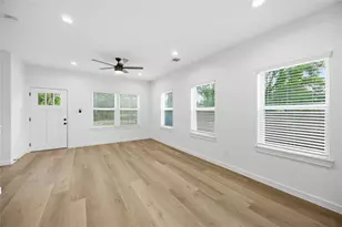8412 Darien St, Houston, TX 77028 - Photo 6
