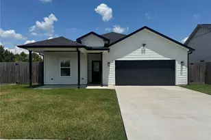 2114 W Humble Ave, Baytown, TX 77520 - Photo 1