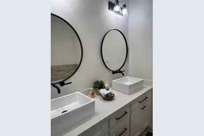 2114 W Humble Avenue, Baytown, TX 77520 - Photo 8