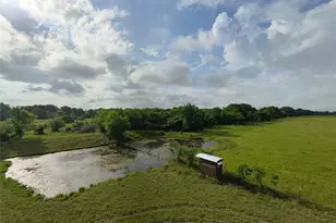 415 Veteran's Memorial Dr, Navasota, TX 77868 - Photo 1