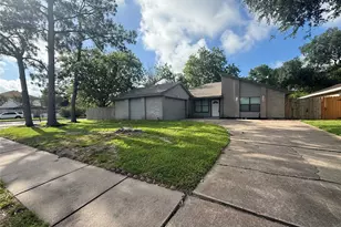 13303 Sheer Water Dr, Houston, TX 77082 - Photo 2