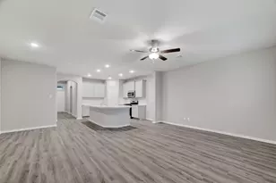 2119 Spring Hollow Dr, Baytown, TX 77521 - Photo 6