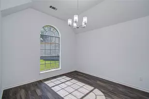 8126 Laurel Ln, Baytown, TX 77523 - Photo 4