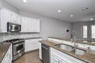 1016 Studer St, Houston, TX 77007 - Photo 16