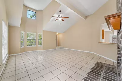 2015 Creek Valley Lane, Sugar Land, TX 77478 - Photo 6